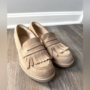 Clark’s Orinoco 2 Suede Loafers Slip On Shoes Beige Sand Fringe Tassels 6.5 37